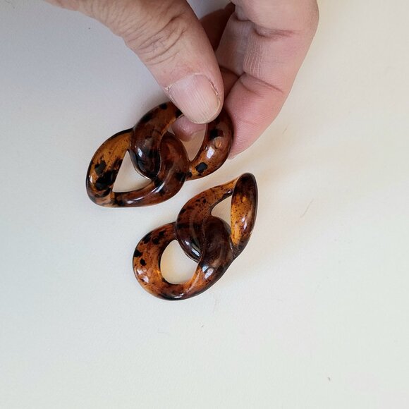 Elegant Brown Swirl Earrings - Picture 5 of 6